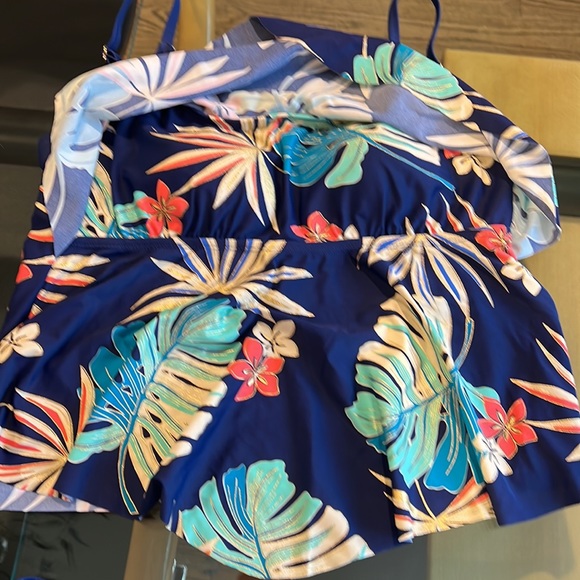 Maxine of HOLLYWOOD Tankini Bathing Suit - Picture 4 of 14